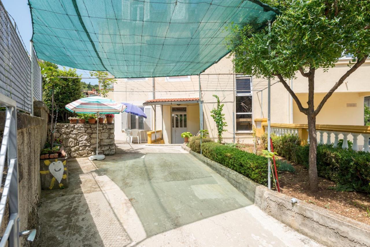 Petite Split Exterior foto