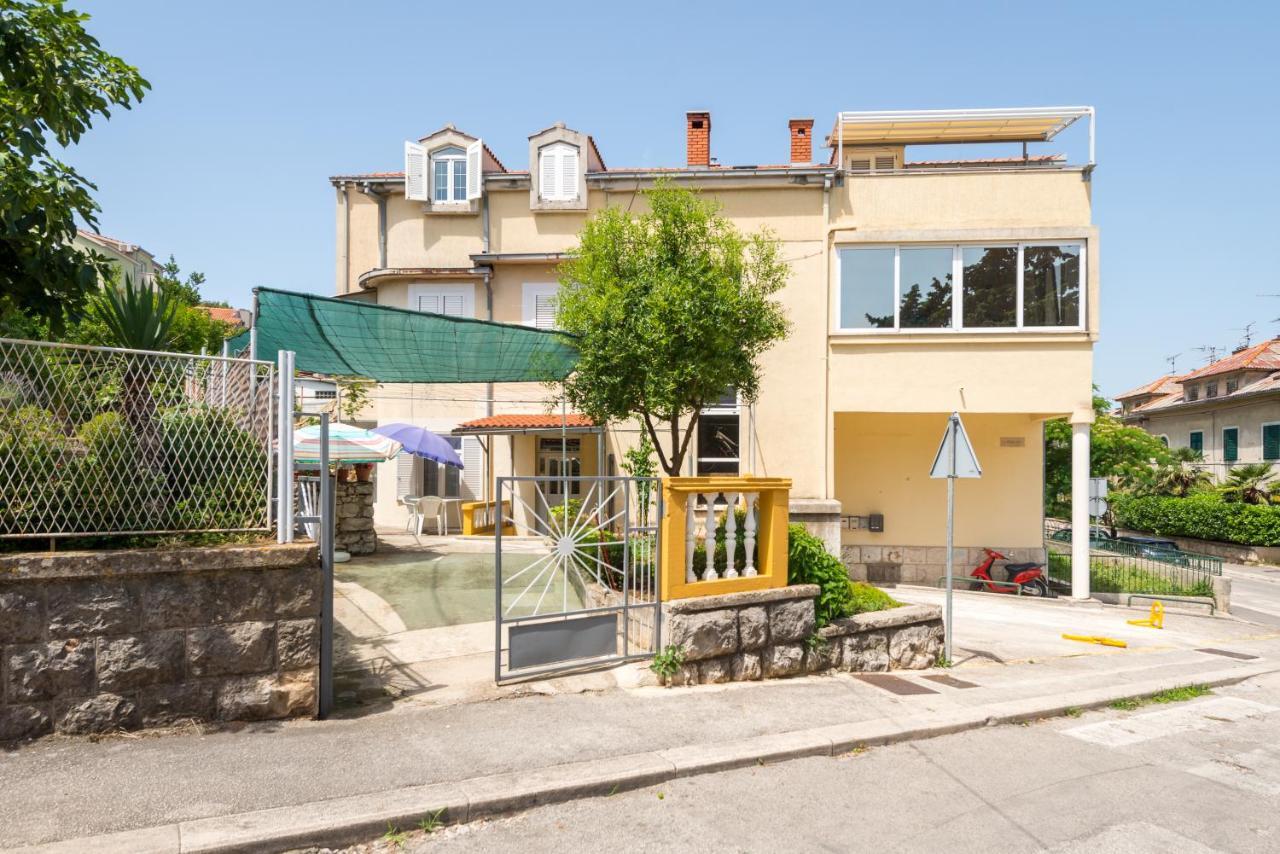 Petite Split Exterior foto